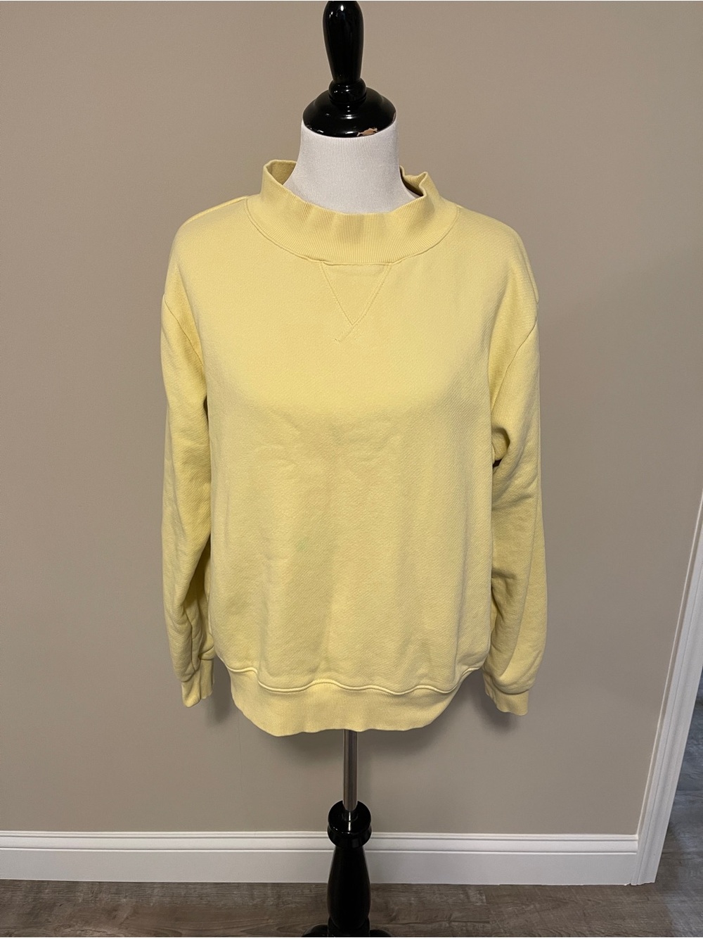 Parke Pale Yellow Classic Mock Neck Sweatshirt S/M